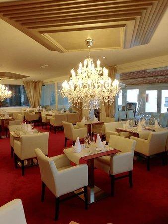 Restaurant tiffanys