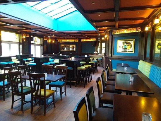 Mary's Irish Pub